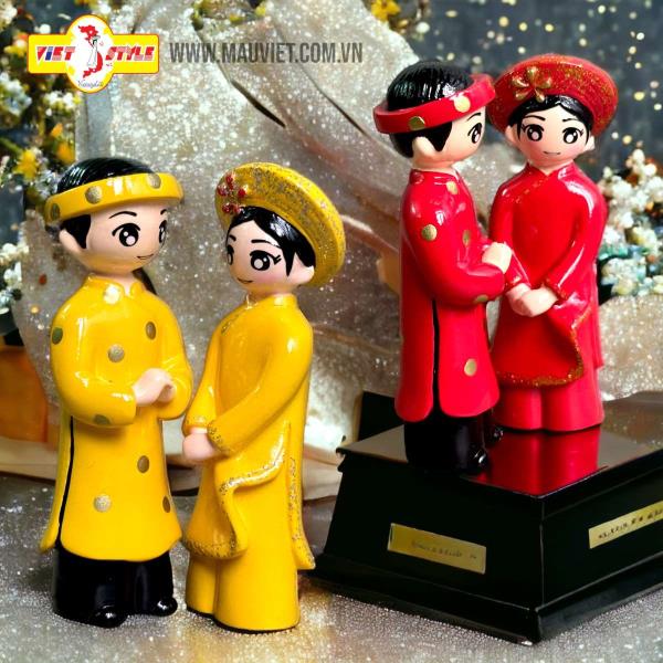 Cặp đôi cô dâu - chú rể mặc áo dài Việt Nam (Màu vàng)